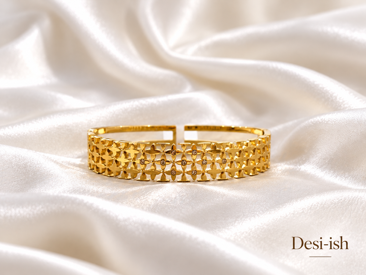 Quatrefoil crystal gold-tone kada on white satin, cover image