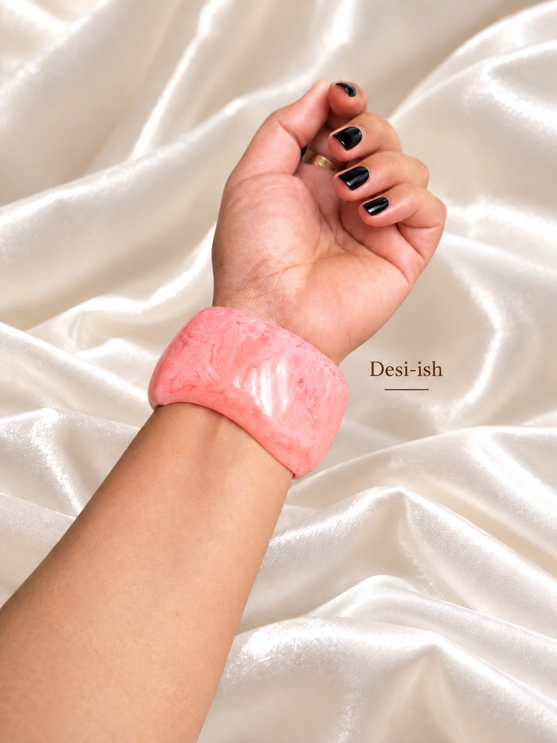Chunky resin bangle - Pink