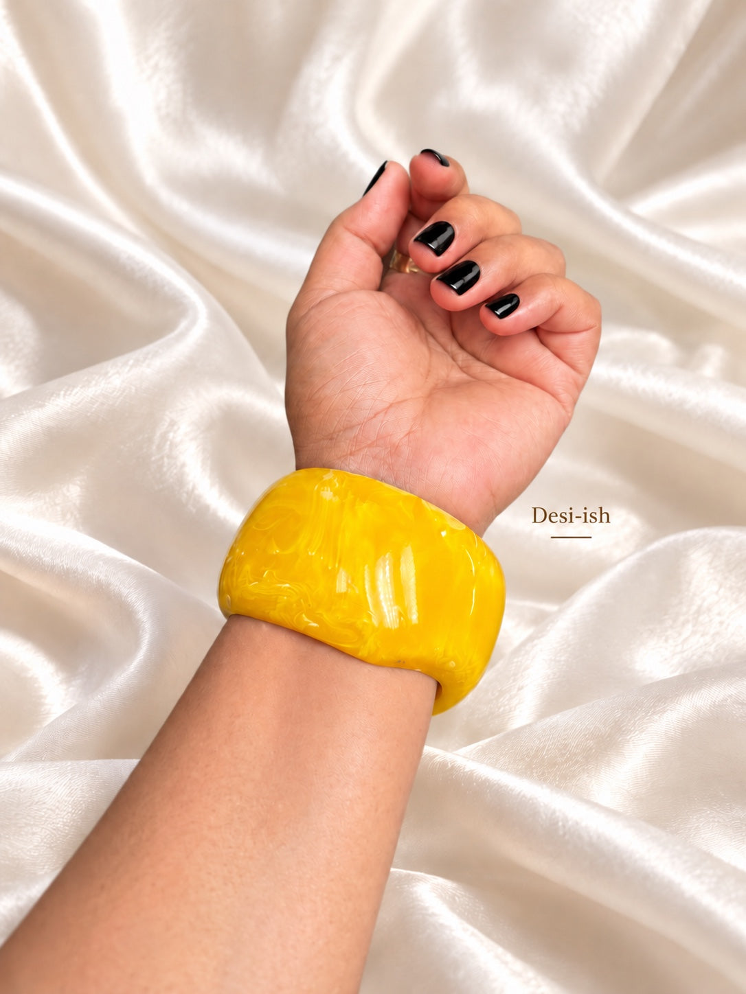Chunky resin bangle - Yellow